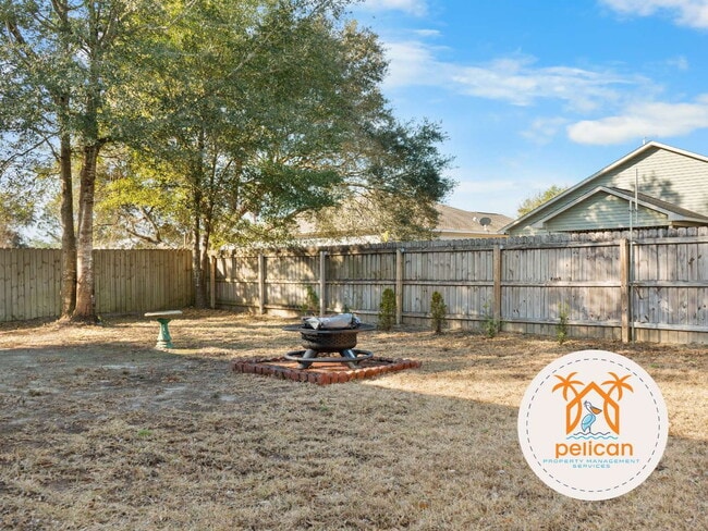 Building Photo - Stunning Home in East Navarre