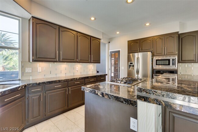 Building Photo - 152 Ultra Dr