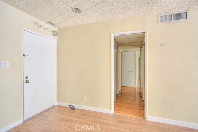 Building Photo - 125 S Sierra Madre Blvd