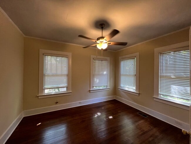 Building Photo - Charming Capital Heights Home