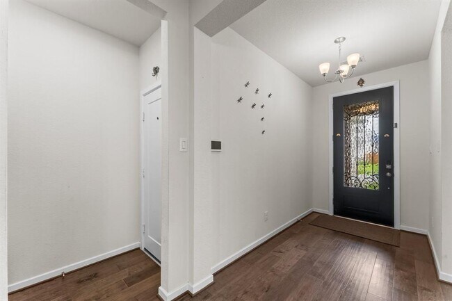 Building Photo - 3850 Chapman Bluff Dr