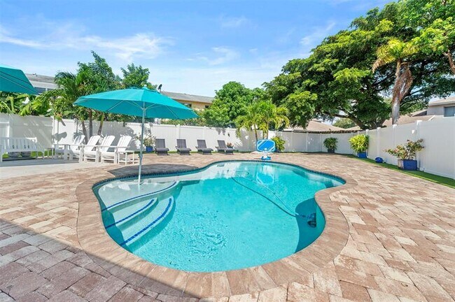 Building Photo - 4121 Eastridge Cir