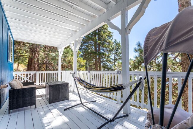 Building Photo - 31569 Panorama Dr