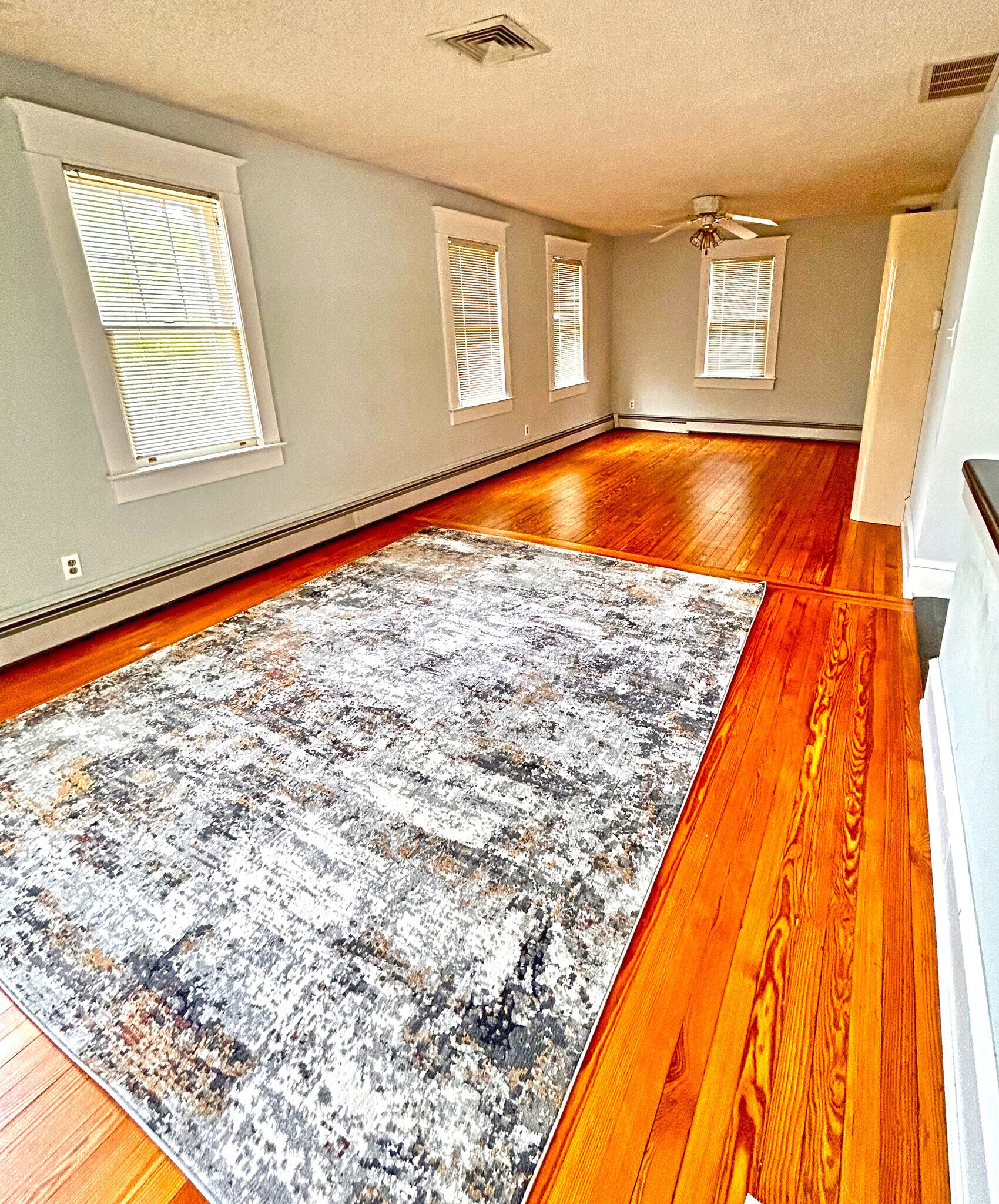 Living Room/Dining Area - 18 Grove St