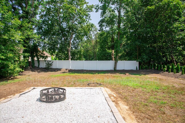 Building Photo - 102 Shepherd Rd