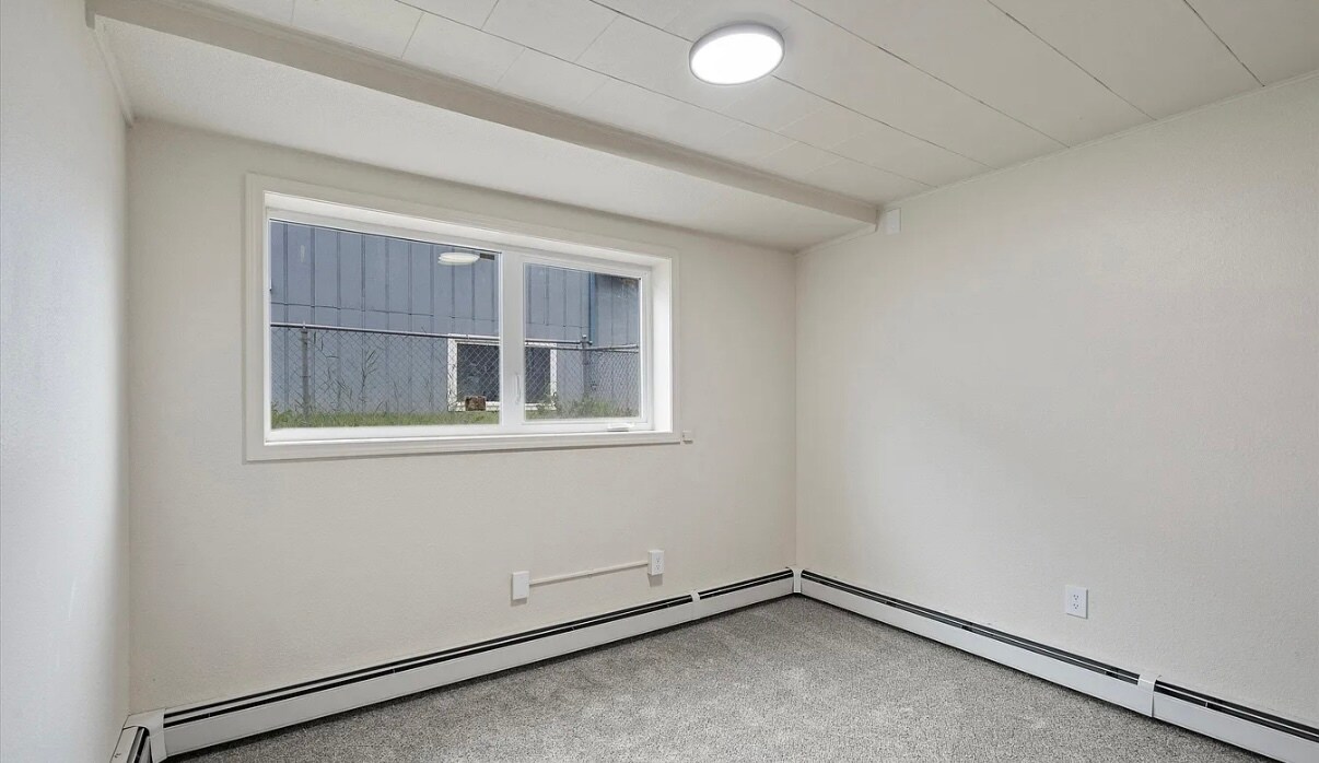 Building Photo - 1117 Karluk St