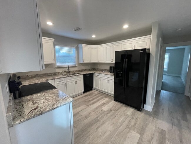 Building Photo - 143 Reef Dr