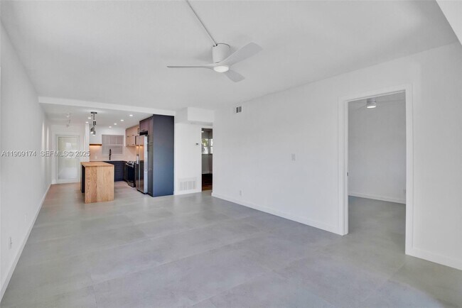 Building Photo - 54 Isle of Venice Dr