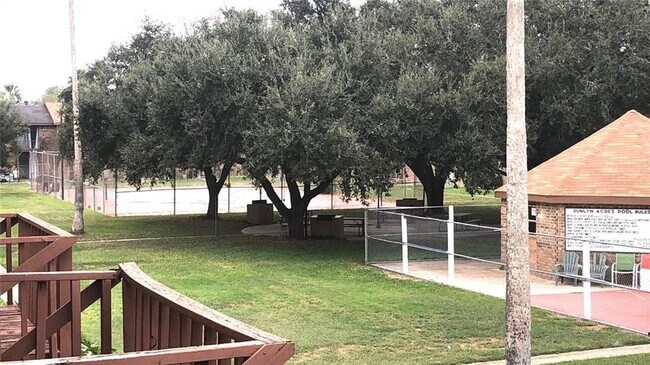 Building Photo - 25 South Dr