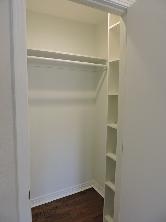 Building Photo - Remodeled Berkeley Triplex with 2 Bedrooms and 2 and 1/2 Baths