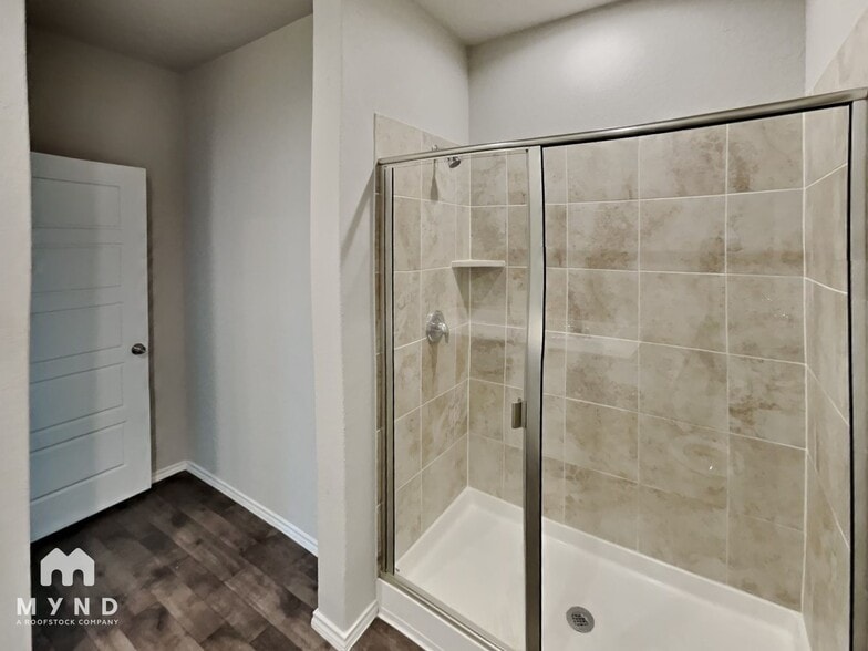 Building Photo - 7304 Marina Del Rey