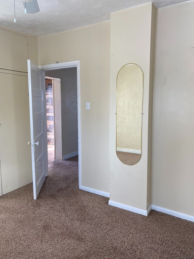 Building Photo - Cozy 2-Bedroom Home with Spacious Yard – C...