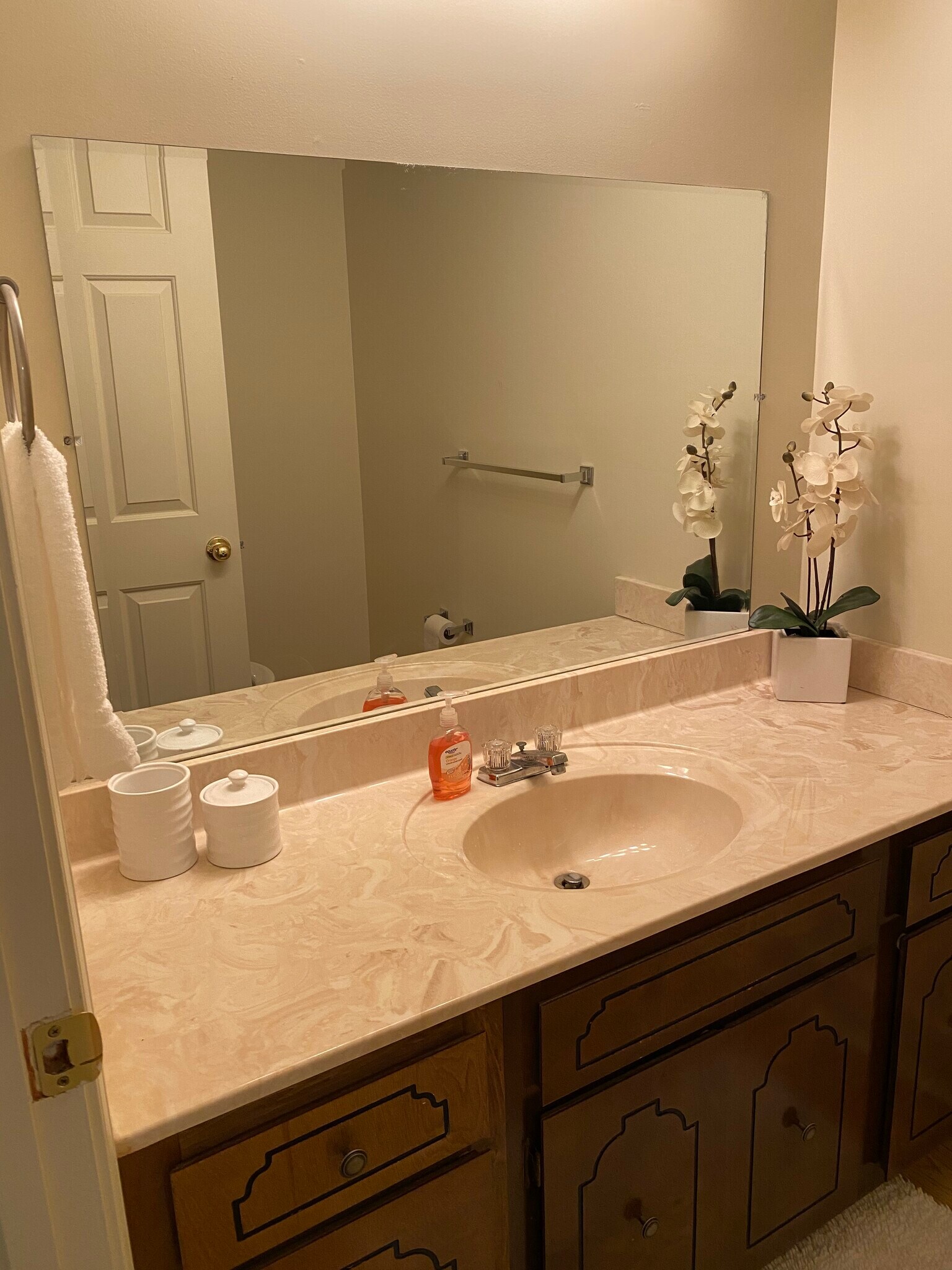 Large downstairs 1/2 bath - 116 Michael Dr
