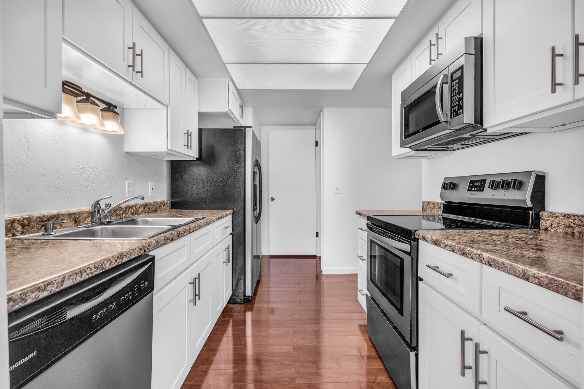 Building Photo - 955 Essex Ct Way
