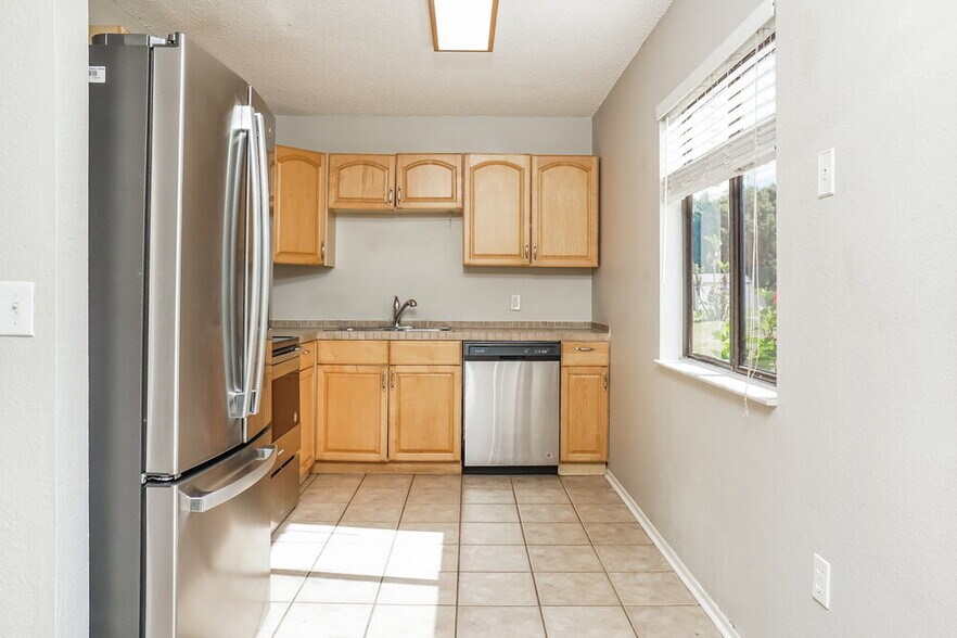 Building Photo - 7574 Mesa St