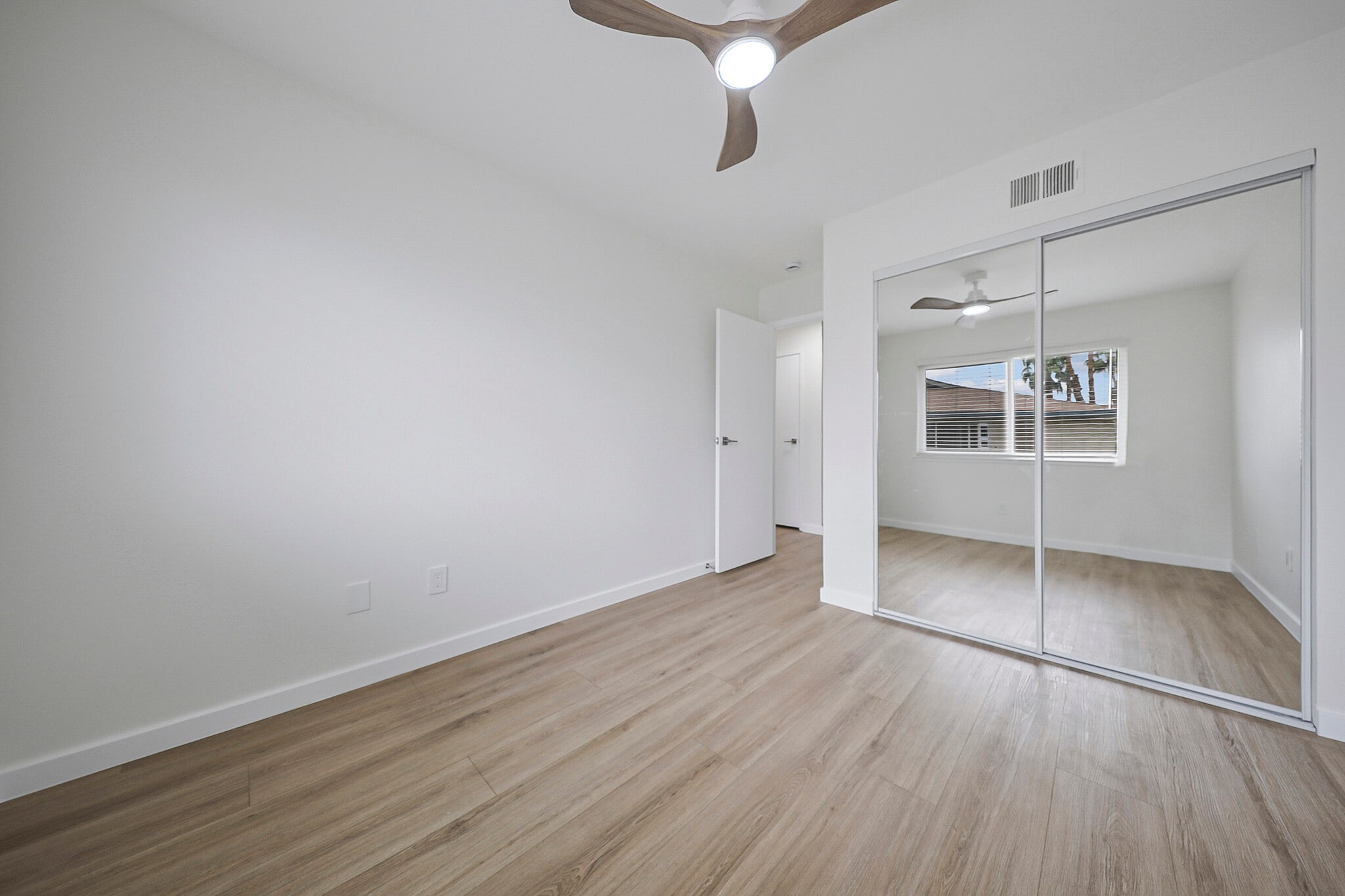 Building Photo - 72577 Edgehill Dr