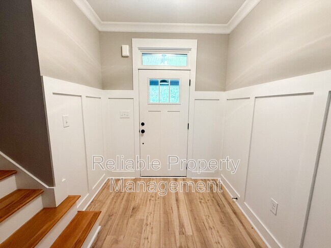 Building Photo - 945 Lynch Rd