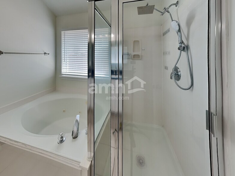 Building Photo - 12038 Lucky Meadow Dr