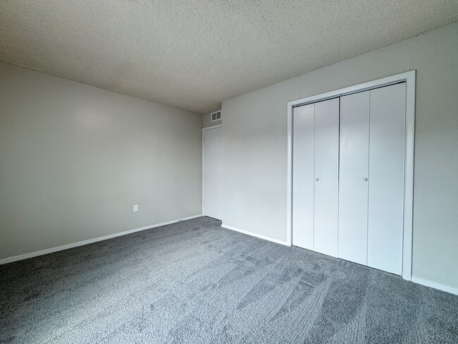 Building Photo - The Vibe Apartments