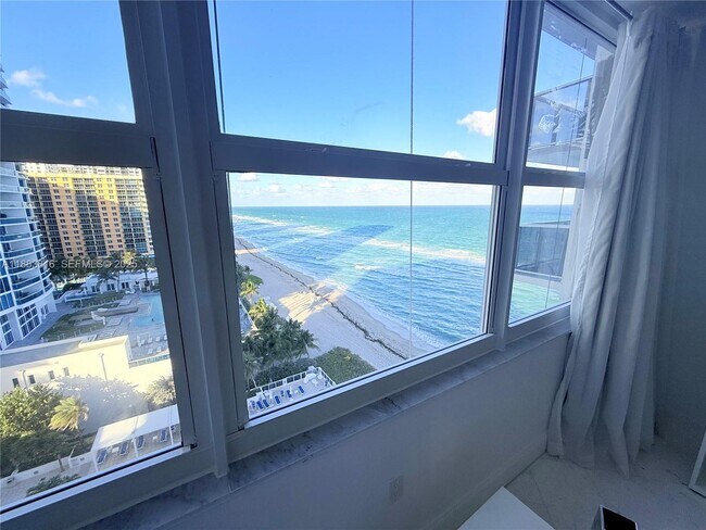 Building Photo - 2751 S Ocean Dr