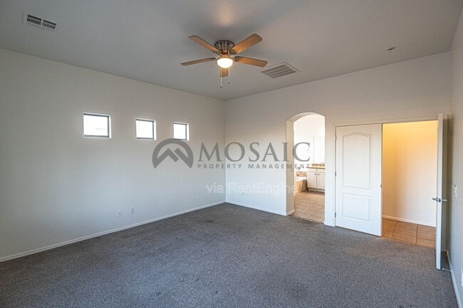 Building Photo - 21316 E Via Del Rancho Rd