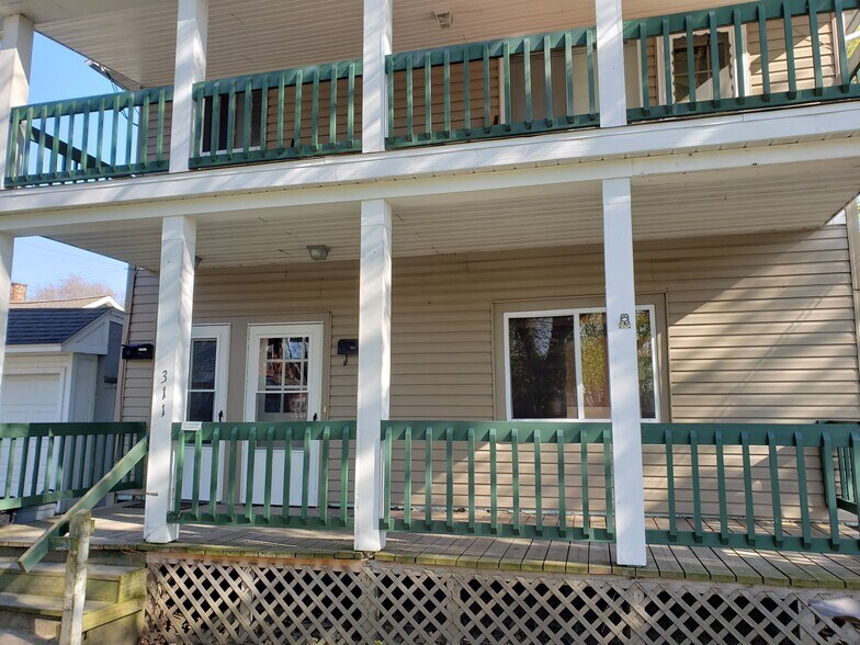 Building Photo - 309 Short St