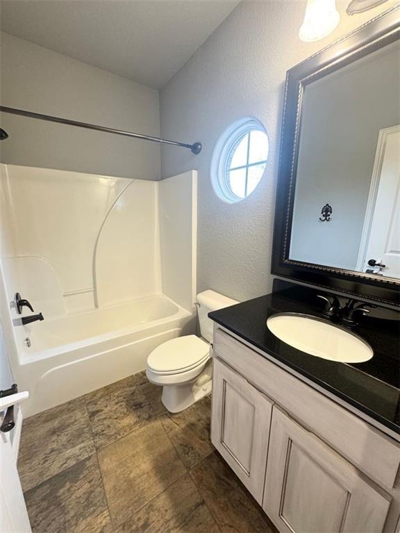 Building Photo - 33 Leona Dr