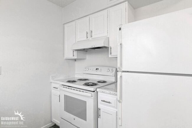 Building Photo - Cozy 2Bdm 1Ba Townhome in Great Location