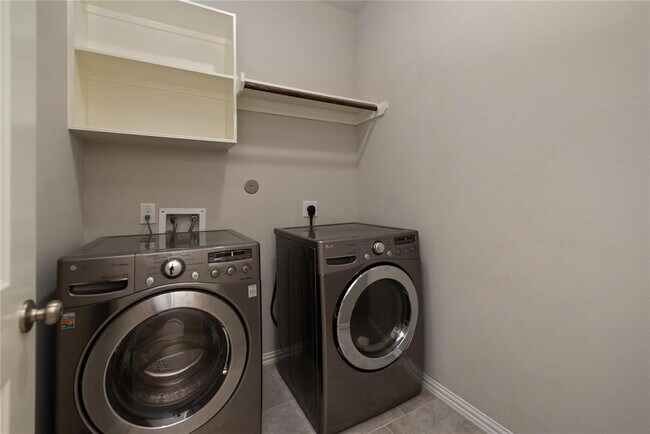 Building Photo - 2939 Twin Cove Ct