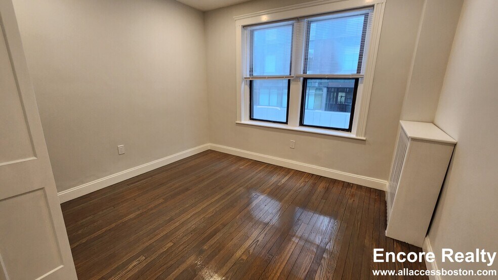 Building Photo - 11 Peterborough St