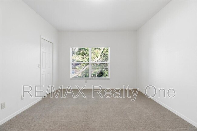 Building Photo - 1705 W Spring Meadow Loop