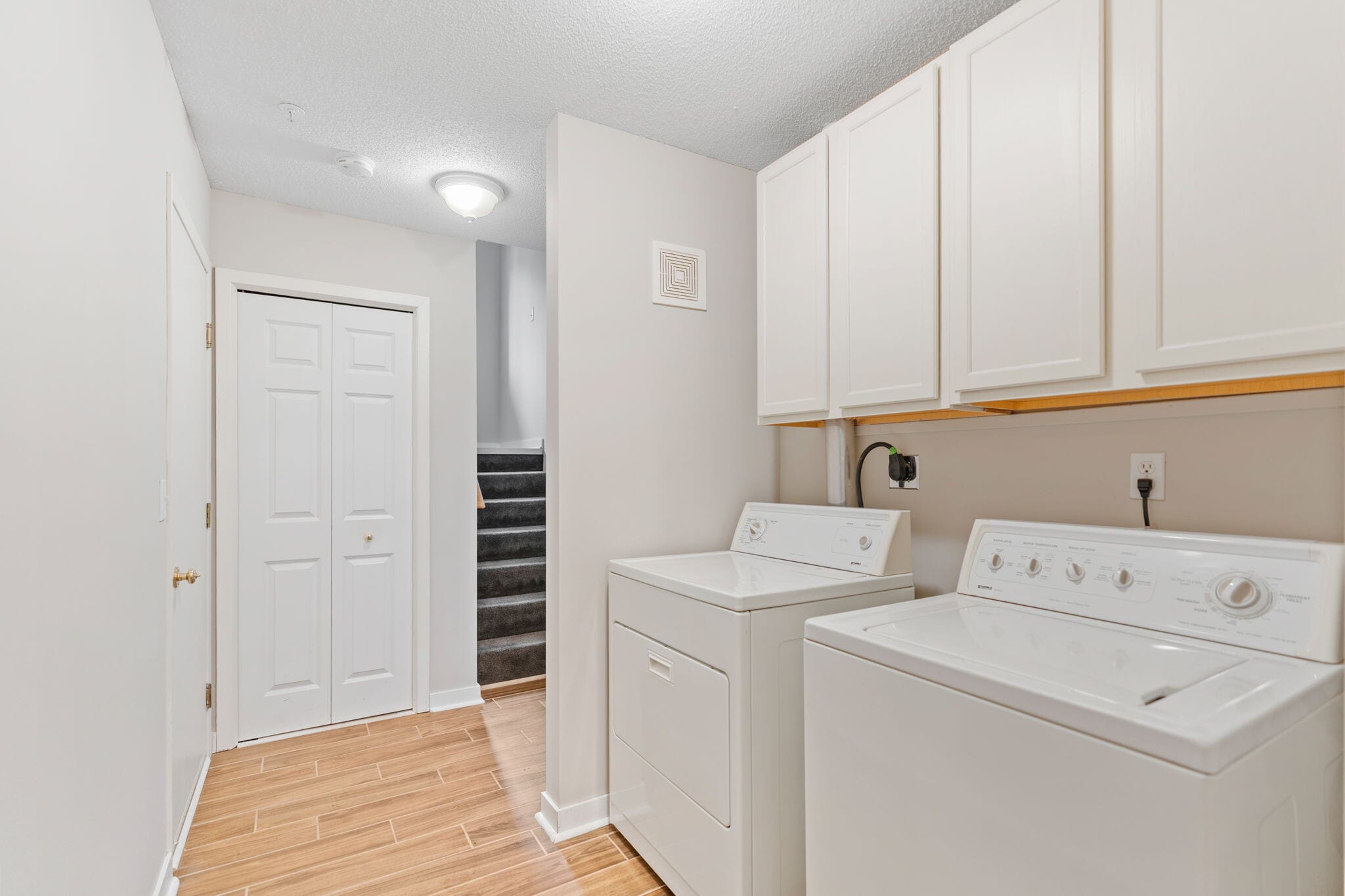 Building Photo - 789 Fairfield Cir