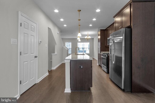 Building Photo - 7105 Rowlock Aly