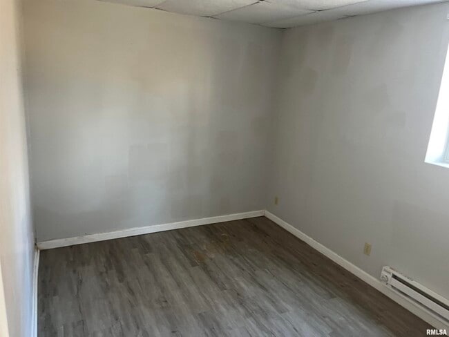 Building Photo - 300 Colona Ave