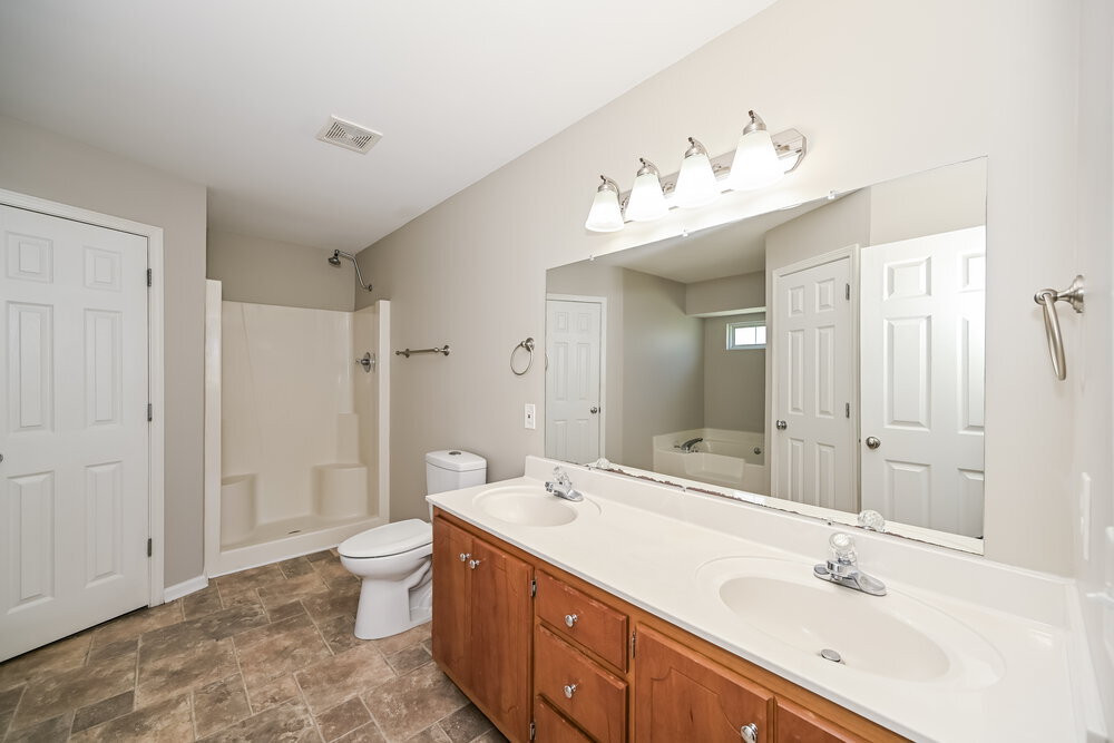 Building Photo - 1594 Laurel Ledge Dr