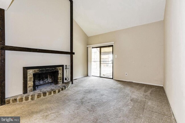 Building Photo - 215 Keats Ct