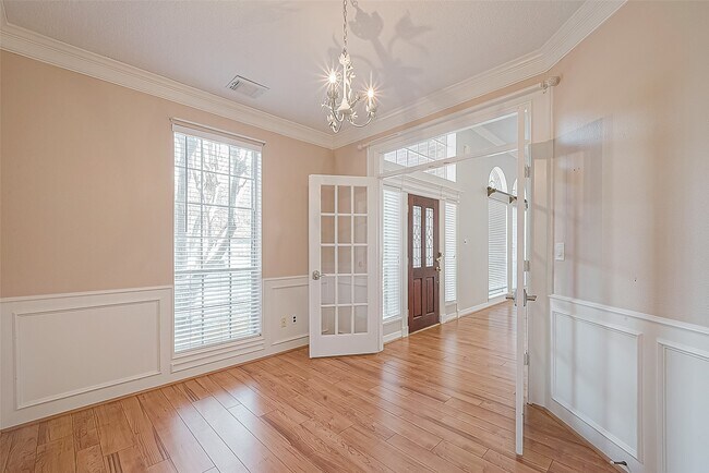 Building Photo - 13135 Finch Brook Dr