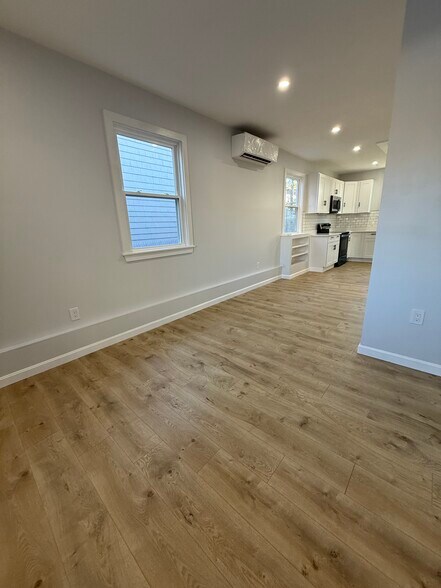 Building Photo - 95 Bowdoin St