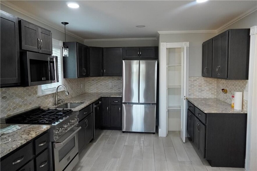 Building Photo - 1358 Narragansett Blvd