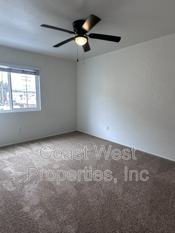 Building Photo - 2119 Garnet Ave
