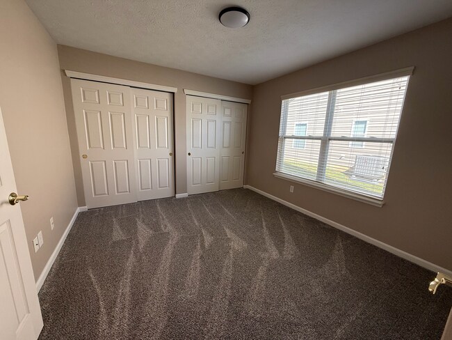 Building Photo - Black Hills Dr.