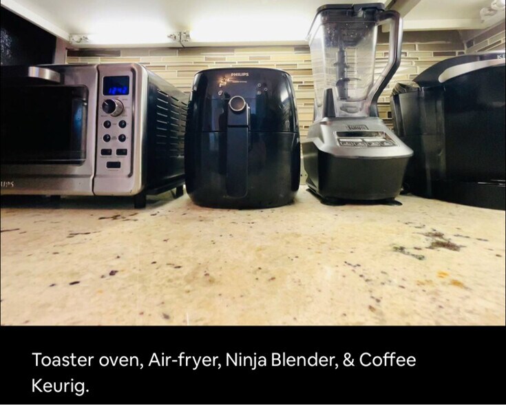 Building Photo - 501 Knights Run Ave