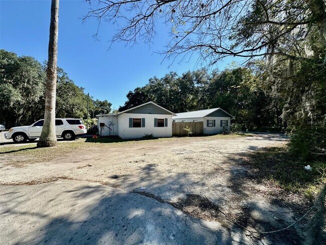 Building Photo - 643 NE Waldo Rd