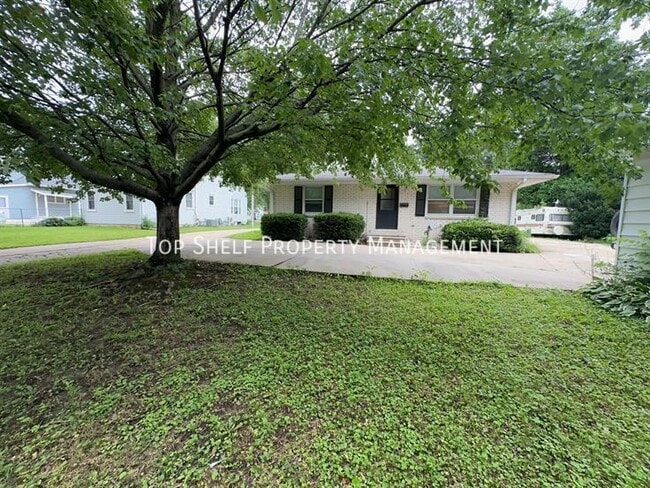 Primary Photo - 3812 SW 12th St