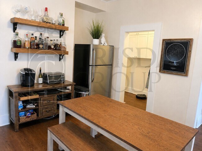 Building Photo - Avail Sept 1: Mt Washington Single Family Home w/ FENCED YARD, Off Street Parking, AC, Laundry, D...
