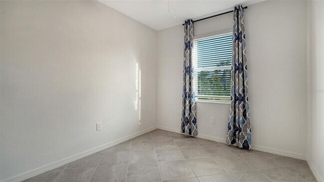 Building Photo - 10896 Pinot Dr