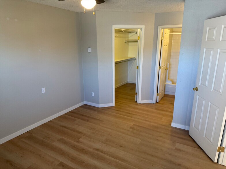 Building Photo - 7132 S Bryant St