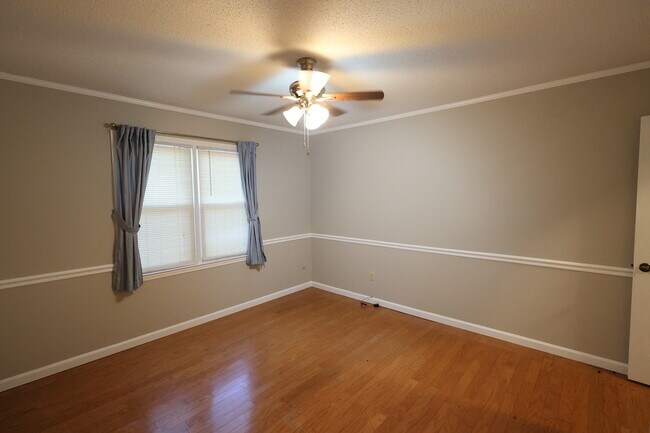 Building Photo - 313 Palomino Path