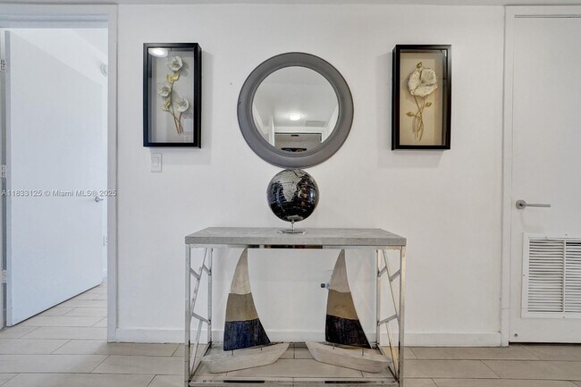 Building Photo - 2600 E Hallandale Beach Blvd