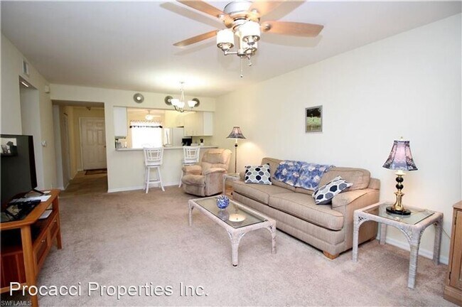 Building Photo - 273 Robin Hood Cir